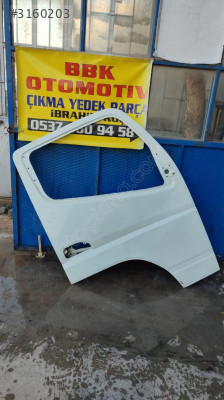 mitsubishi fuso canter çıkma sağ ön kapı az hasarlı