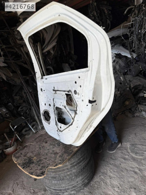 Symbol sağ arka kapı