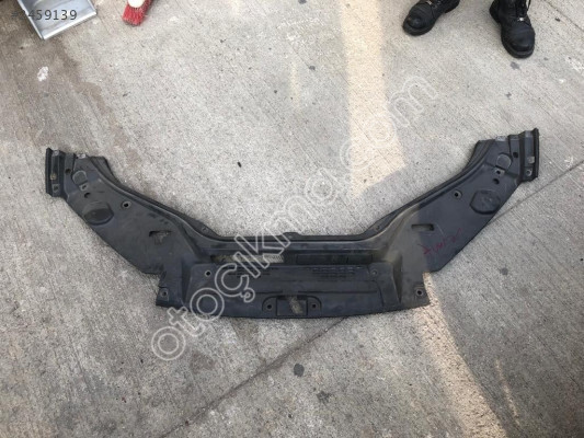 MASERATİ LEVANTE ÖN PANEL ÜST DESTEK 670042318