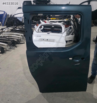 TOYOTA PROACE CITY SAĞ SÜRGÜLÜ KAPI ORJINAL