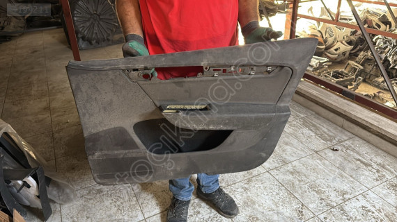 VW PASSAT B7 ÇIKMA ORJİNAL SAĞ ÖN KAPI DÖŞEMESİ BDÇ