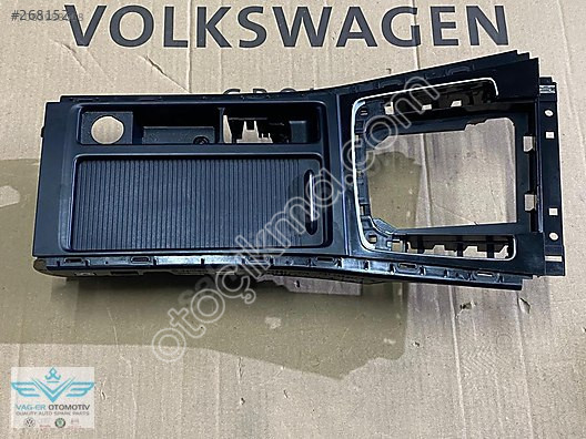 GOLF 7.5 2017-2020 ORTA KONSOL GÖVDESİ KOMPLE PİYANO BLACK