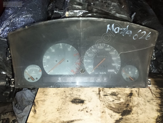 Mazda 626 kilometre saati