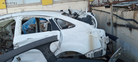 FORD FOCS 3 3.5 ÇIKMA SOL ARKA ÇAMURLUK ORJİNAL 2012-2017