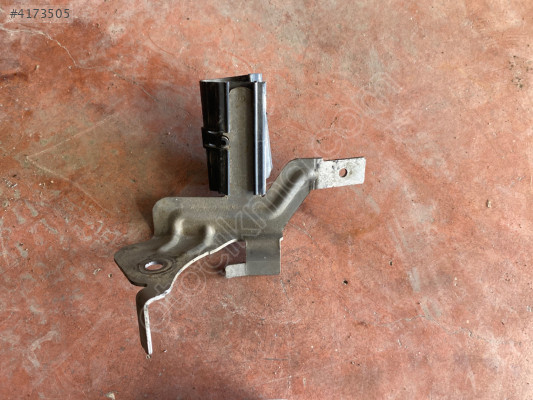 1.6 CAY MOTOR BAĞLANTI BRAKETİ 5K0971858