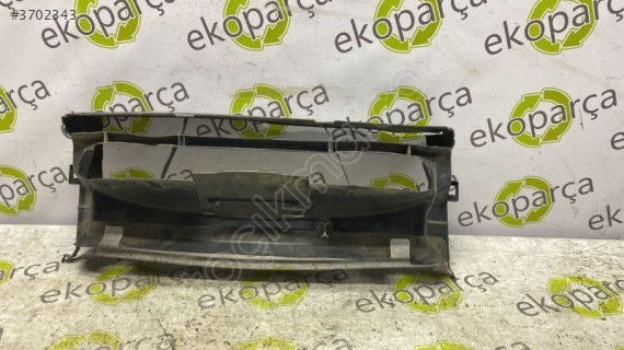 BMW 3  2012 2018  RADYATÖR ALT HAVA KANALI MASKESİ 51747255414