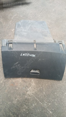 RENAULT LATİTUDE TORPİDO KAPAGI CIKMA