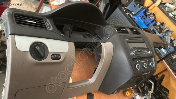 volkswagen jetta ön göğüs 2012-17
