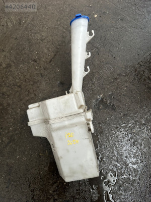 HYUNDAİ İ20 ÇIKMA CAM SUYU BİDONU