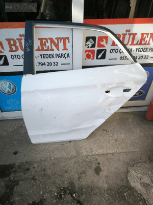 Hyundai İ20 sol arka kapı