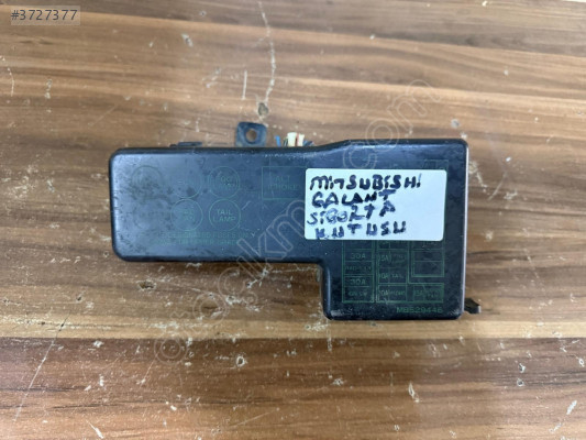 MİTSUBİSHİ GALAN SİGORTA KUTUSU 1990 MODEL ORJİNAL ÇIKMA