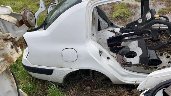 Renault Clio 2 sağ arka çamurluk EMR OTOMATİV