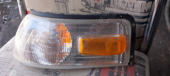 Çıkma mazda 626 sol ön sinyal lambası