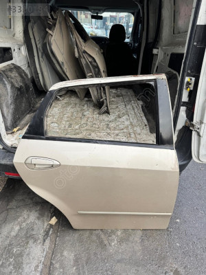 LİNEA ORJİNAL ÇIKMA SAĞ ARKA KAPI