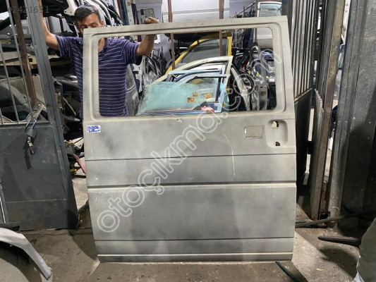 VOLKSWAGEN TRANSPORTER T4 SAĞ SÜRGÜLÜ KAPI ORJİNAL ÇIKMA