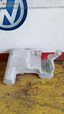 VOLKSWAGEN JETTA SİLECEK SU DEPOSU