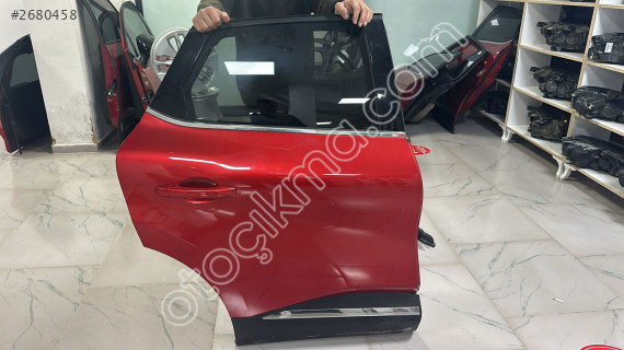 2020-24 MODEL RENAULT CAPTUR HATASIZ ORJ ÇIKMA SAĞ ARKA KAPI
