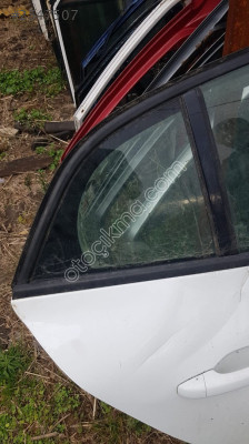 Renault Megan 4 Sağ Arka Kelebek Cam yedek parça