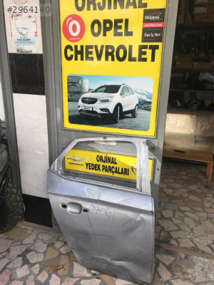 Opel Corsa f sağ arka kapı