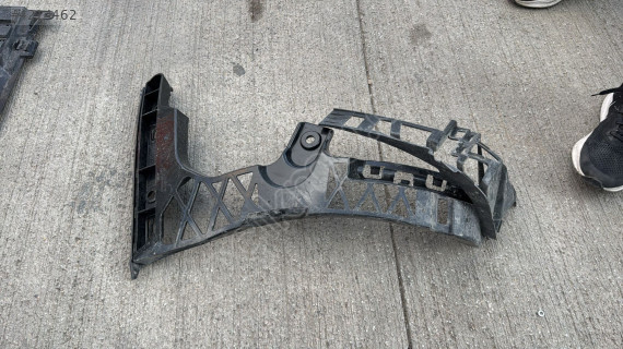 MERCEDES CLA250 CLA45 ÖN TAMPON MONTAJ BRAKETI 118 885 02 01