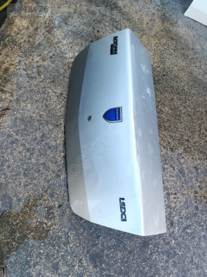 DACİA LOGAN BAGAJ KAPAĞI HATASIZ DOLU