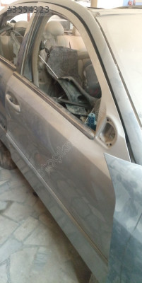 Mercedes-Benz E  W211 SAĞ ÖN KAPI