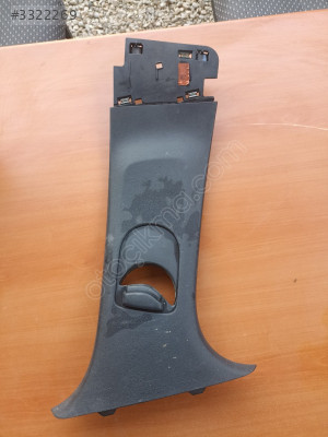 Renault Clio 5 sağ ön direk trimi