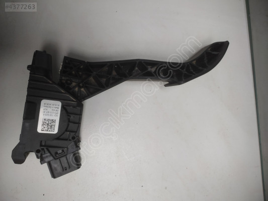 AUDİ A3 SEAT LEON GAZ PEDALI 5Q1723503K