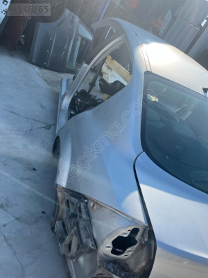 RENAULT MEGANE2 SOL ARKA ÇAMURLUK OTO FEDAİ