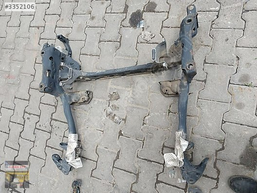 Audi A4 2011 Model Ön Travers