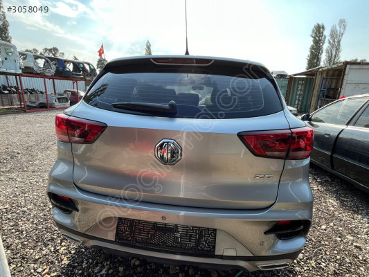 MG ZS BAGAJ KAPAĞI DOLU HATASIZ BOYASIZ MONTECAR
