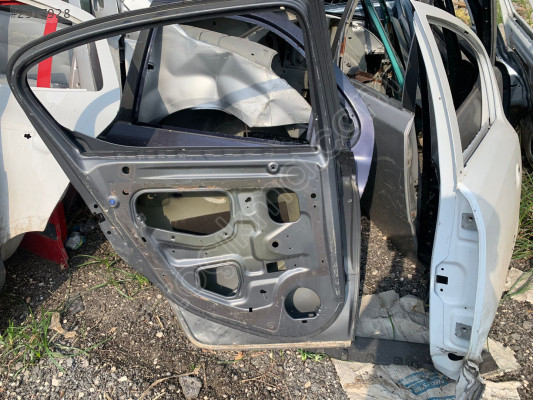 Opel Corsa sol arka kapı