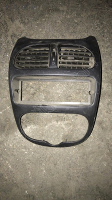 Peugeot 206 teyp çerçevesi