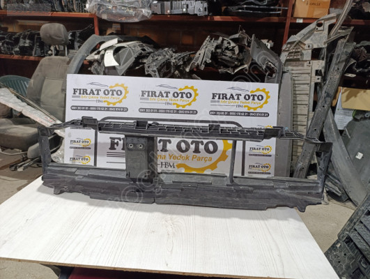 18715610  BMW 5 G30 PANJUR İÇ MASKE