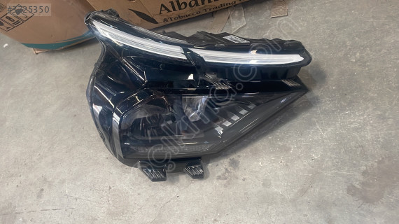 Citroen C4 X sağ ön far