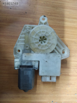 ÇIKMA VW PASSAT B8 SAĞ ARKA CAM MOTORU 5Q4959811E