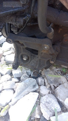 Mitsubishi karizma 1.6 16v klima kompresör ayagi
