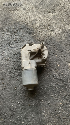 4E1955119C audi a8 ön cam silecek motoru