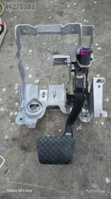 AUDI A4 Fren Pedalı Rulman Bloğu 8K1721117