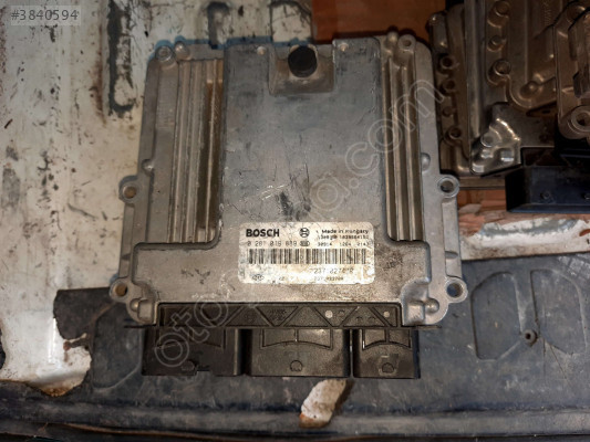Renault Vaptır Clio 1.5 motor beyni 0 281 019 889
