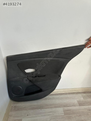 RENAULT FLUENCE SAG ARKA KAPI DÖŞEMESİ 829A04817R