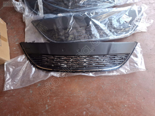 ÖZMEN OPEL ASTRA J ÖN TAMPON ORTA IZGARASI NİKELAJI PLAKALIK