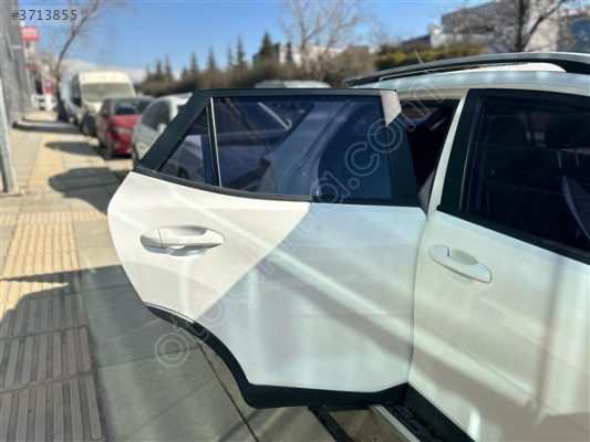 2023 Kia Stonic Sağ Arka Kapı