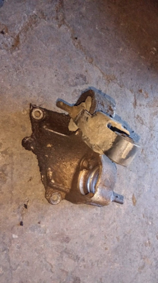 Citroen c15 1.9 dizel akıs bağlantı ayağı braketi