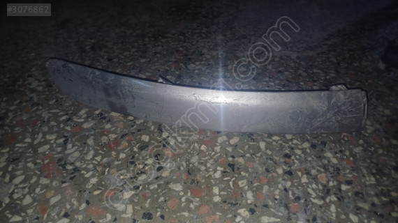 2002-2006 Toyota Yaris ön tampon sağ bant