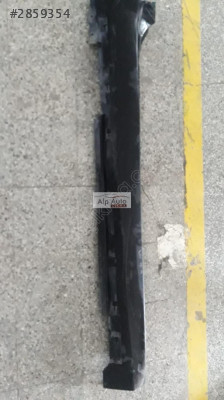 VOLVO V40 SAĞ MARŞPİYEL KAPLAMASI