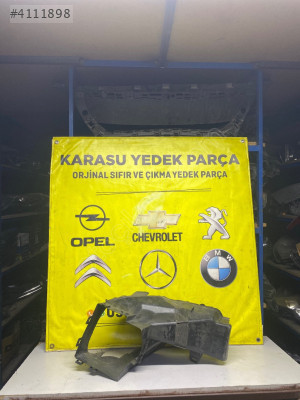 Peugeot 3008 5008 Radyatör Hava Kanalı 9836834080