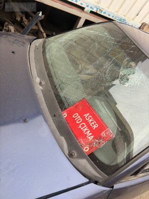 Astra f ön cam ızgarası