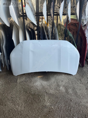 2025 Courier Motor Kaputu beyaz