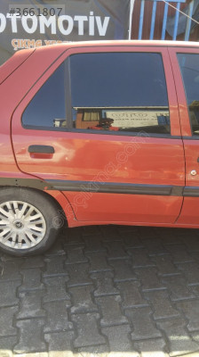 citroen saxo 1,4 sağ arka kapı dolu